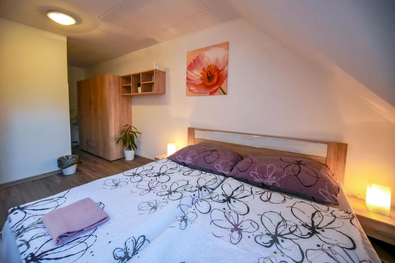 Ubytování Pod Světem-apartmán Trebon Exterior foto